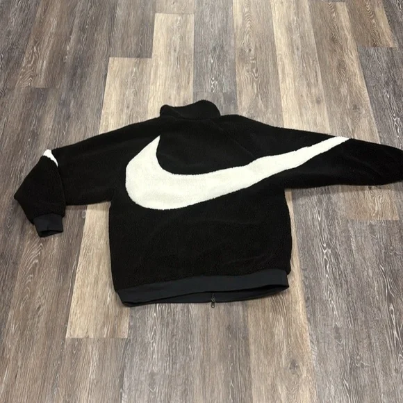 Nike Bog Swoosh Reversiblee Jacket - Picture 7 of 8